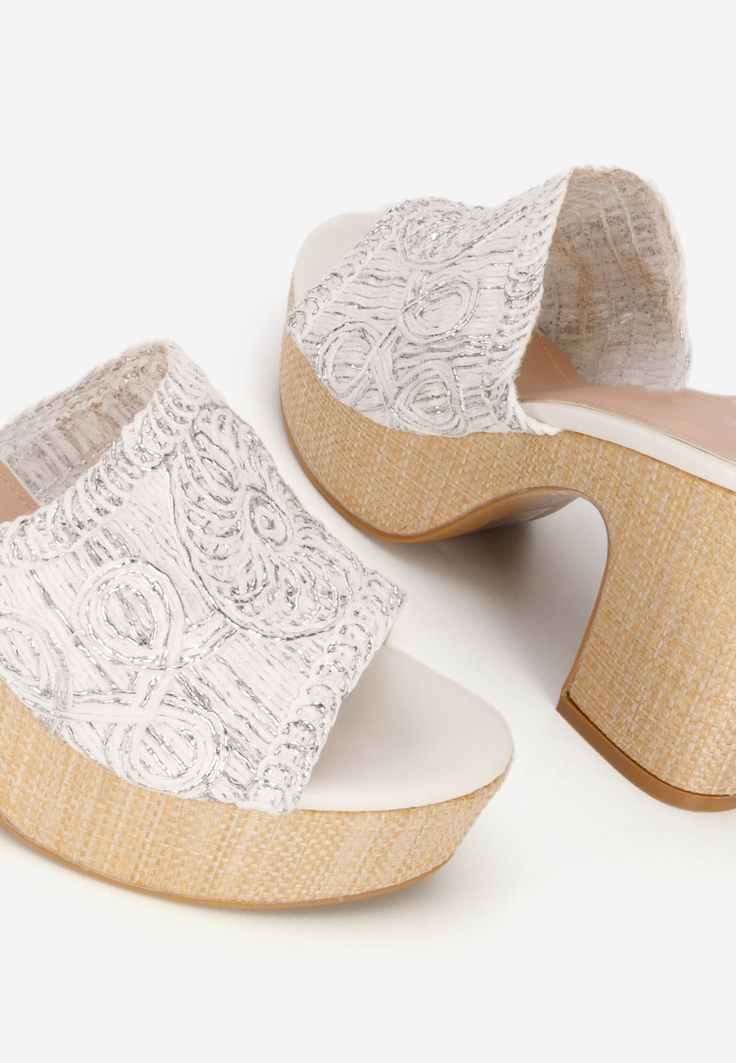 Rossena fehér magassarkú papucs