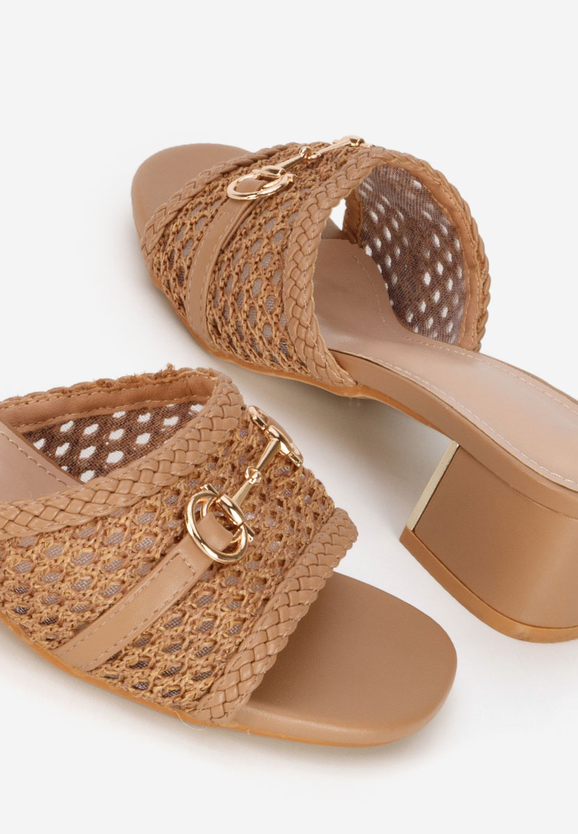 Giustinia camel magassarkú papucs