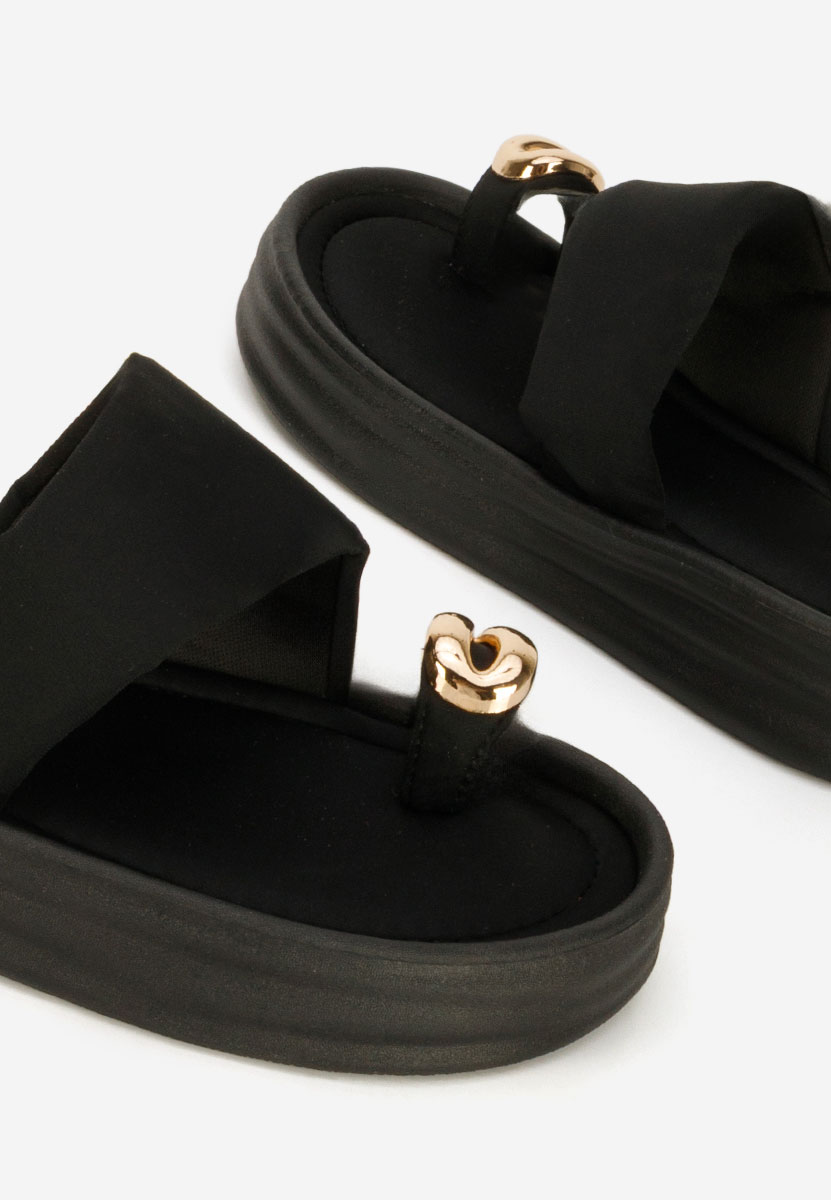 Alezzia fekete telitalpú platform papucs