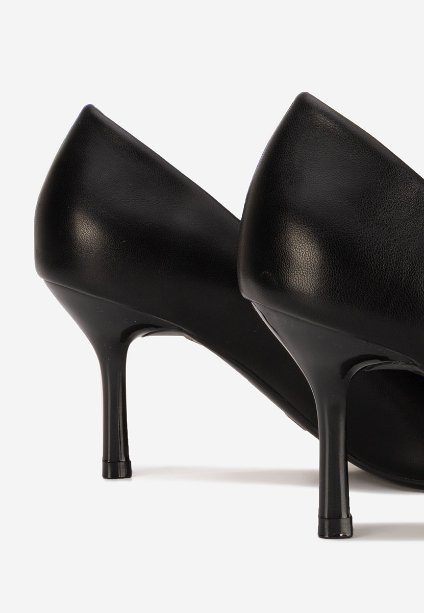 Cecinia fekete tűsarkú cipő 