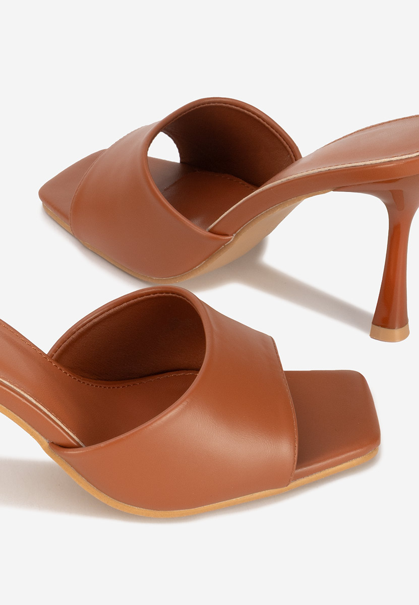 Eliseia v2 camel magassarkú papucs