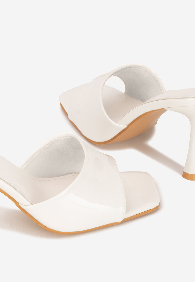 Eliseia fehér magassarkú papucs