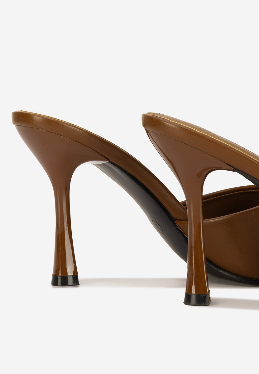 Eliseia v2 barna magassarkú papucs