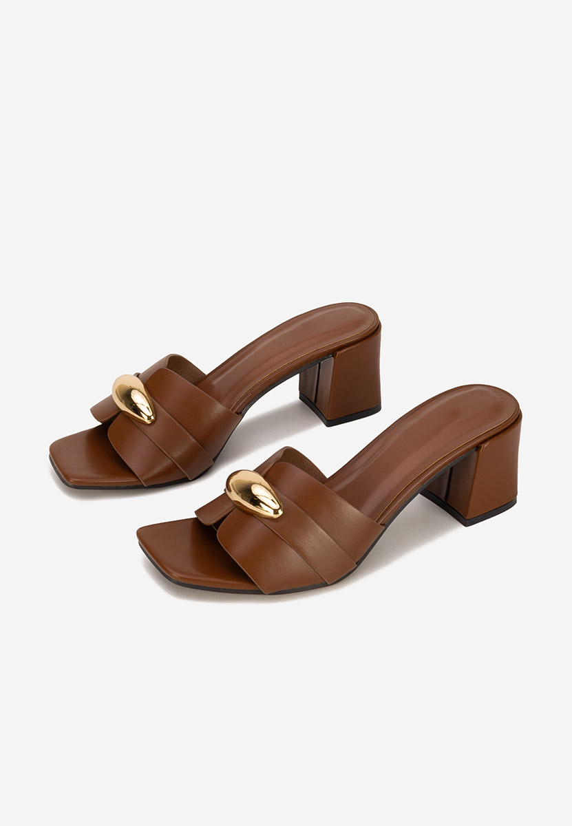 Siminea barna magassarkú papucs