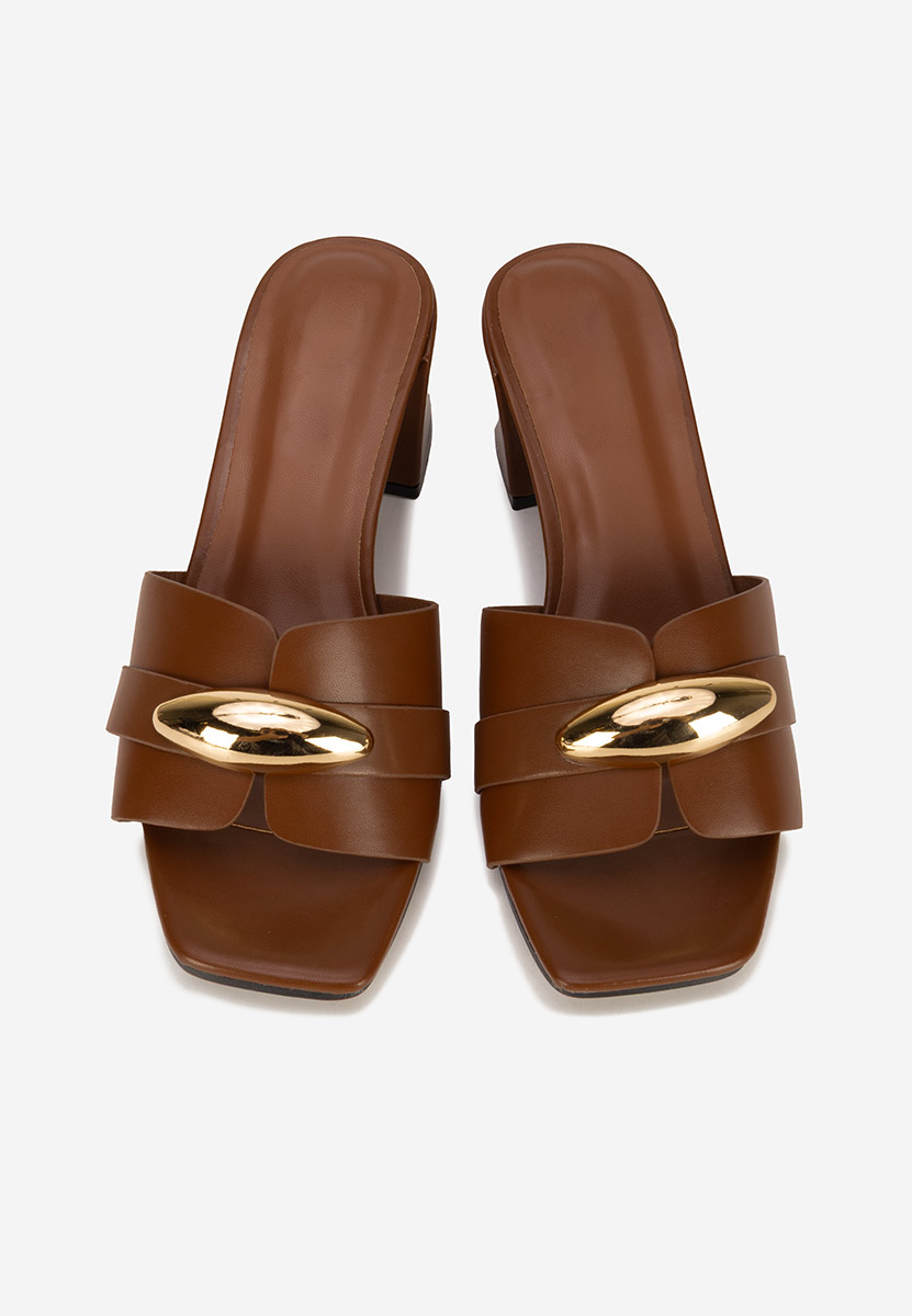 Siminea barna magassarkú papucs