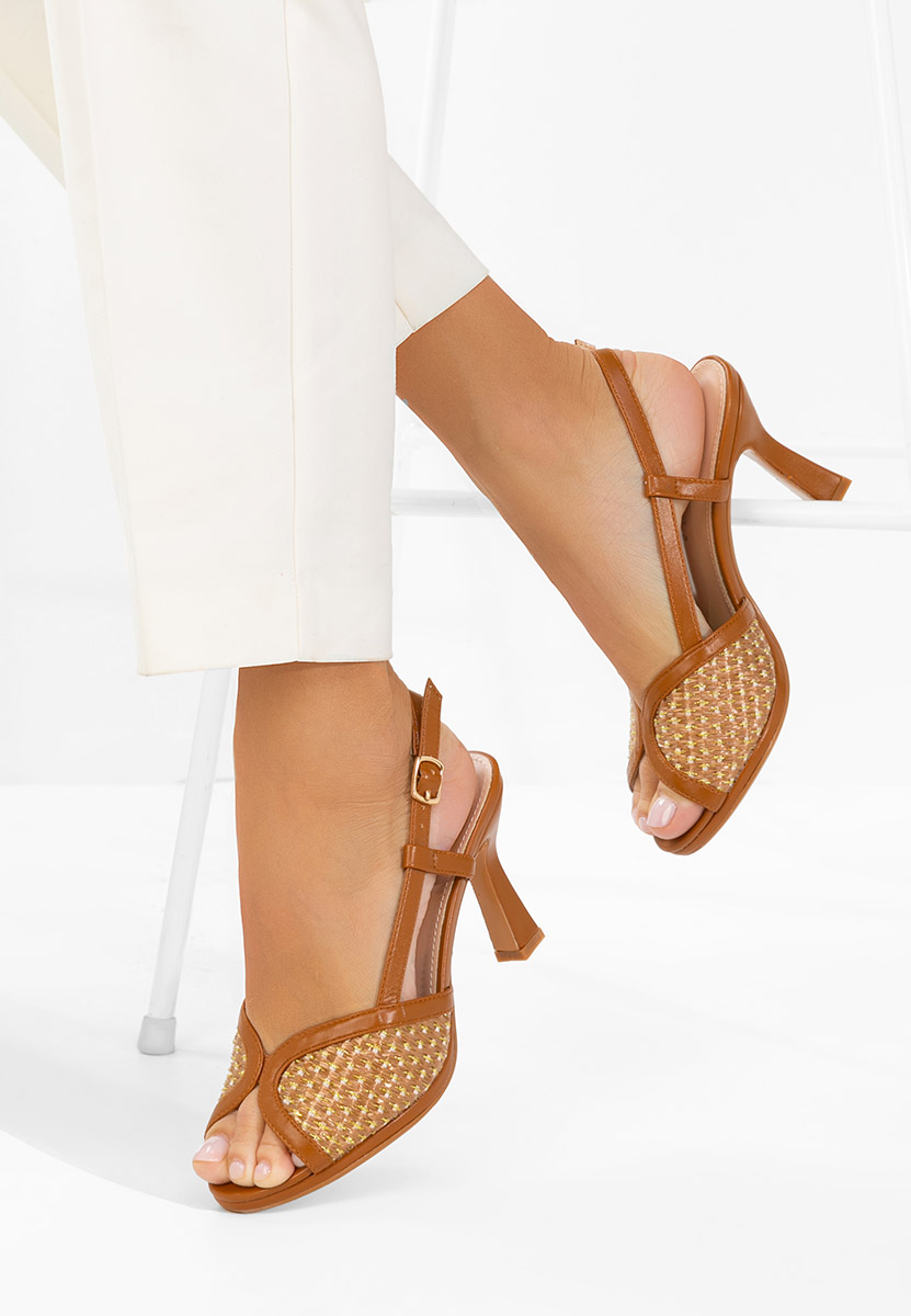 Wave barna magassarkú szandál