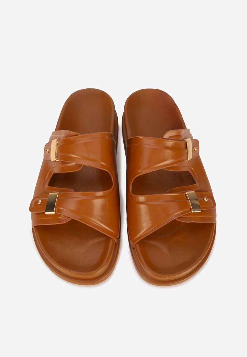 Carmenta camel telitalpú platform papucs