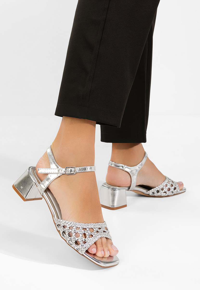Gentalya ezüst vastag sarkú szandál 