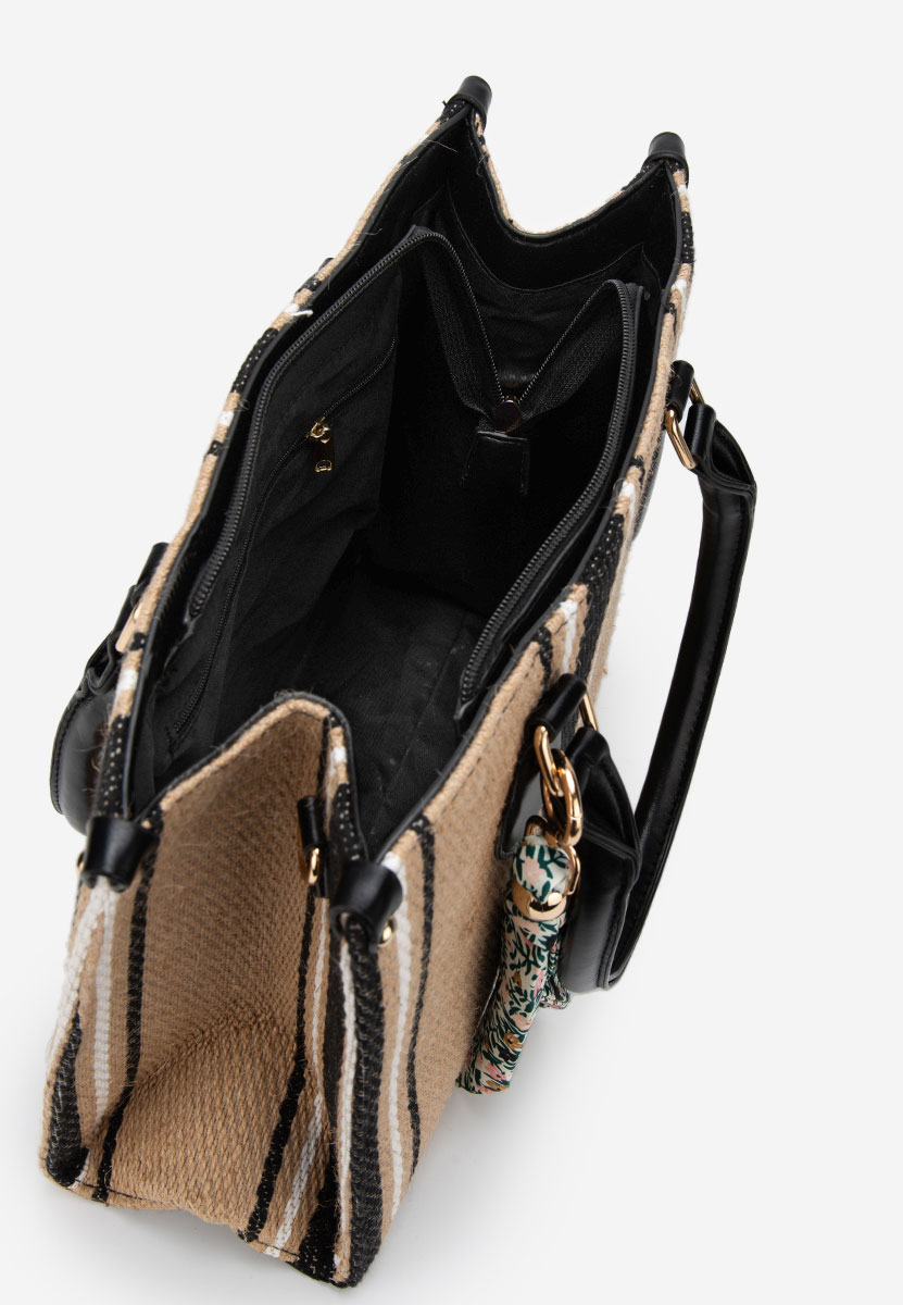 Yuvia fekete kézitáska