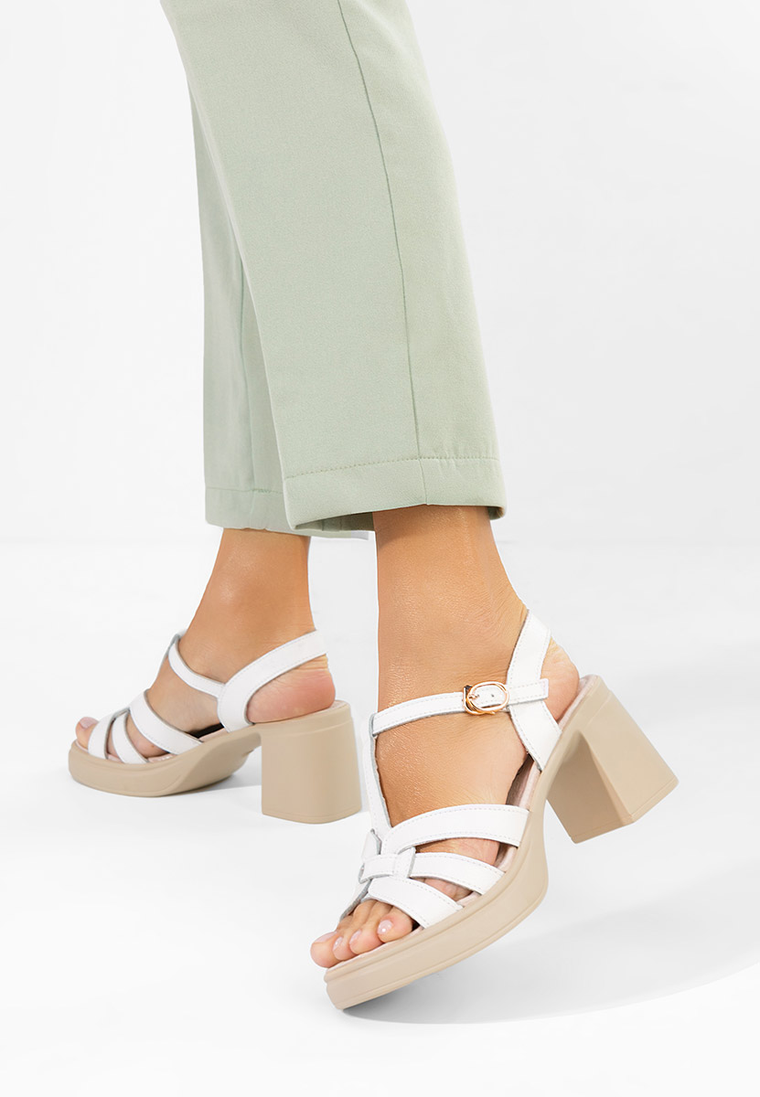 Rafelia fehér vastag sarkú szandál 