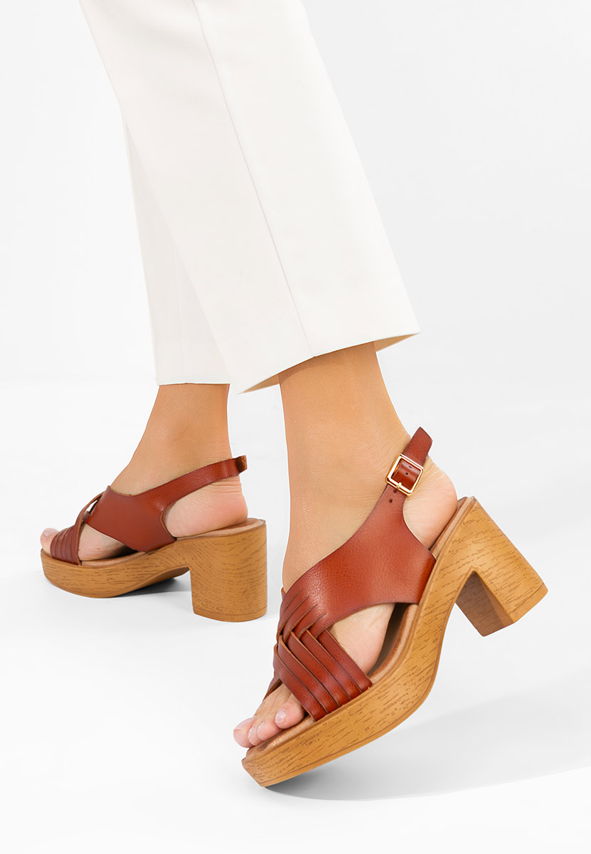 Kimy barna magas talpú szandál