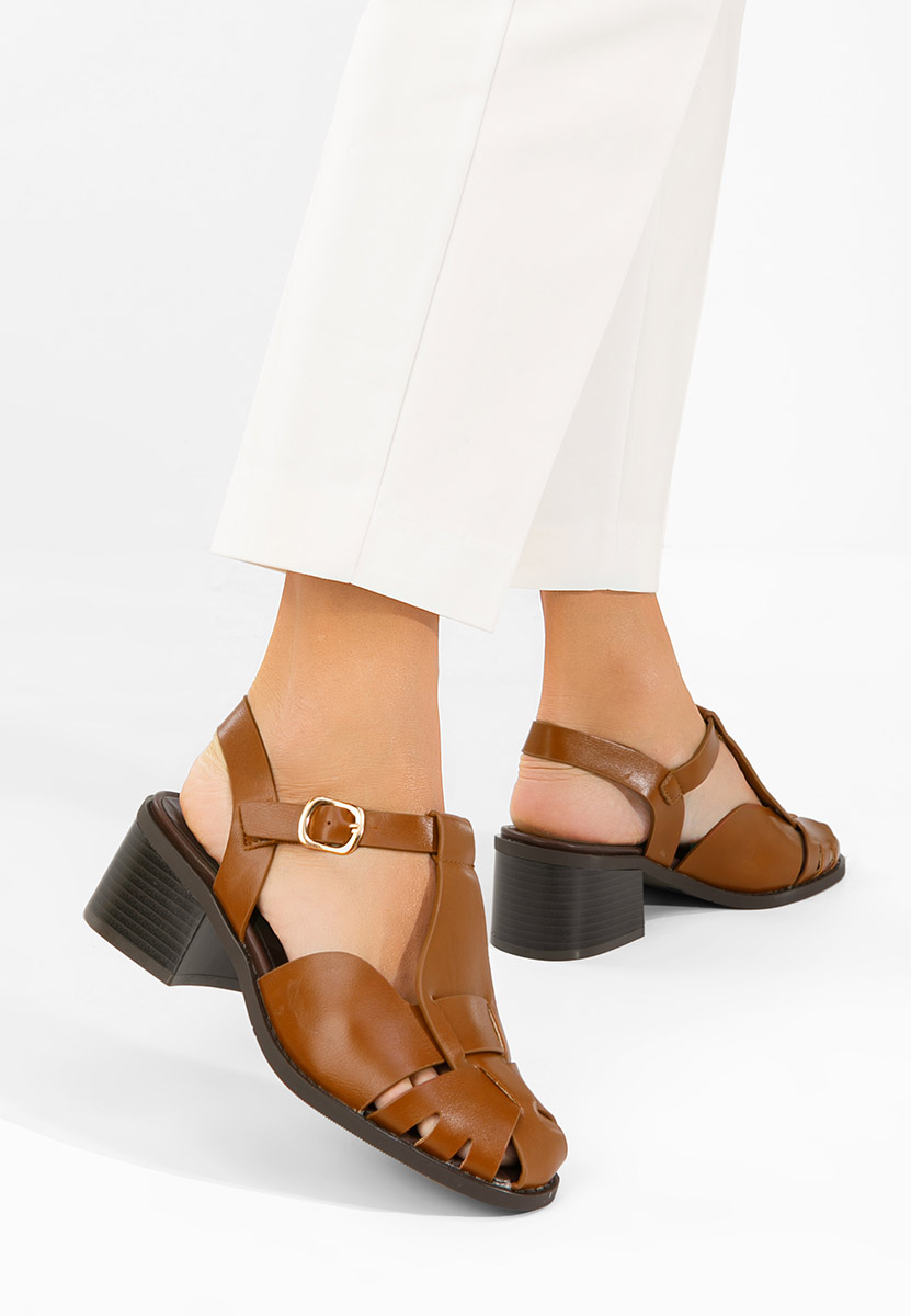 Sennia camel vastag sarkú szandál 