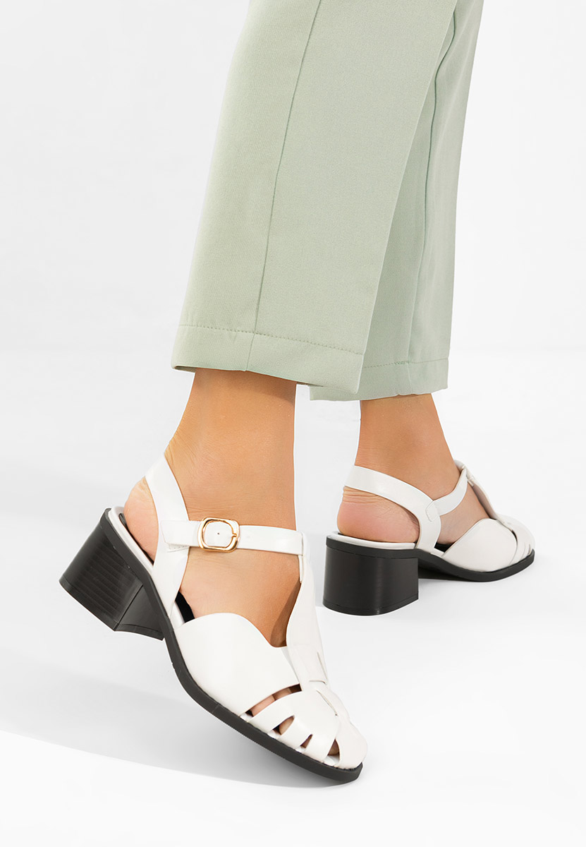 Sennia fehér vastag sarkú szandál 