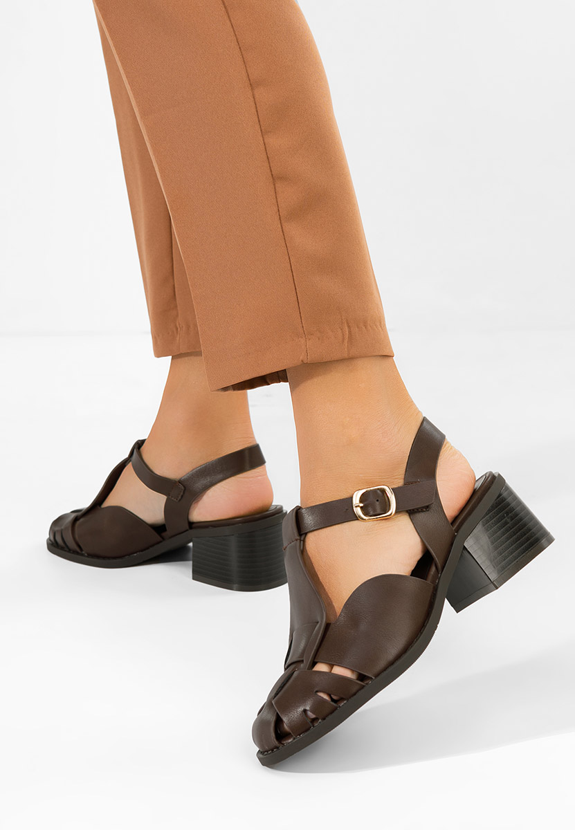 Sennia barna vastag sarkú szandál 
