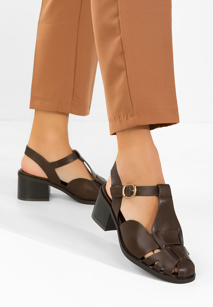 Sennia barna vastag sarkú szandál 