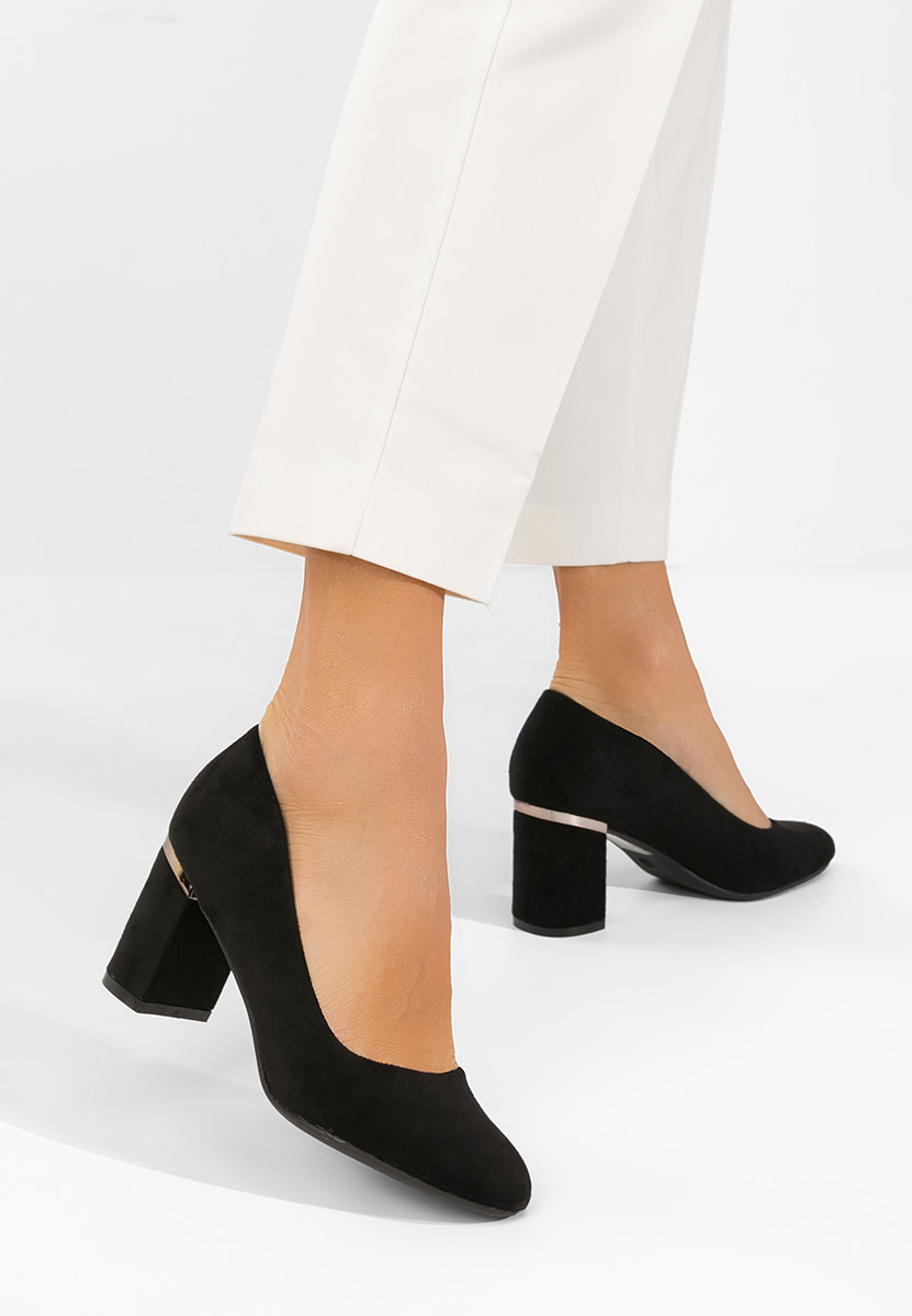 Izaya fekete vastag sarkú magassarkú 