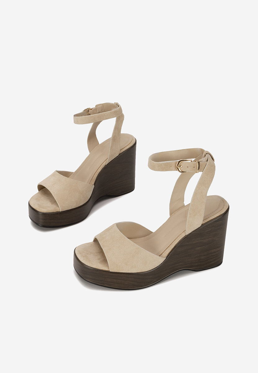 Febiana bézs platform szandál