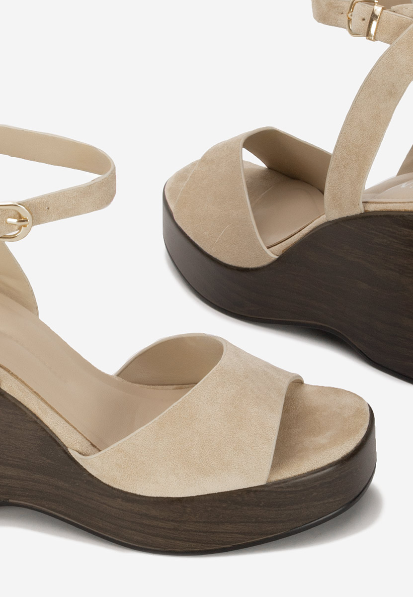 Febiana bézs platform szandál