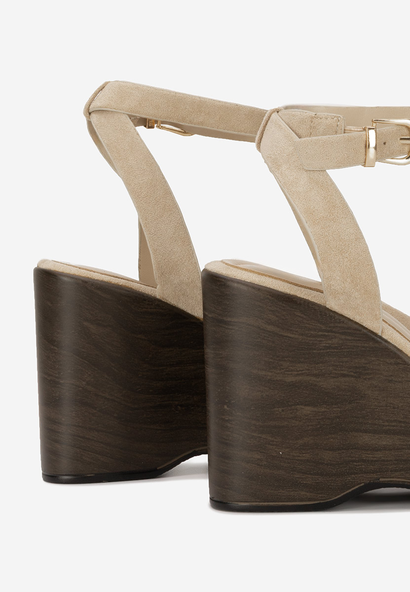 Febiana bézs platform szandál