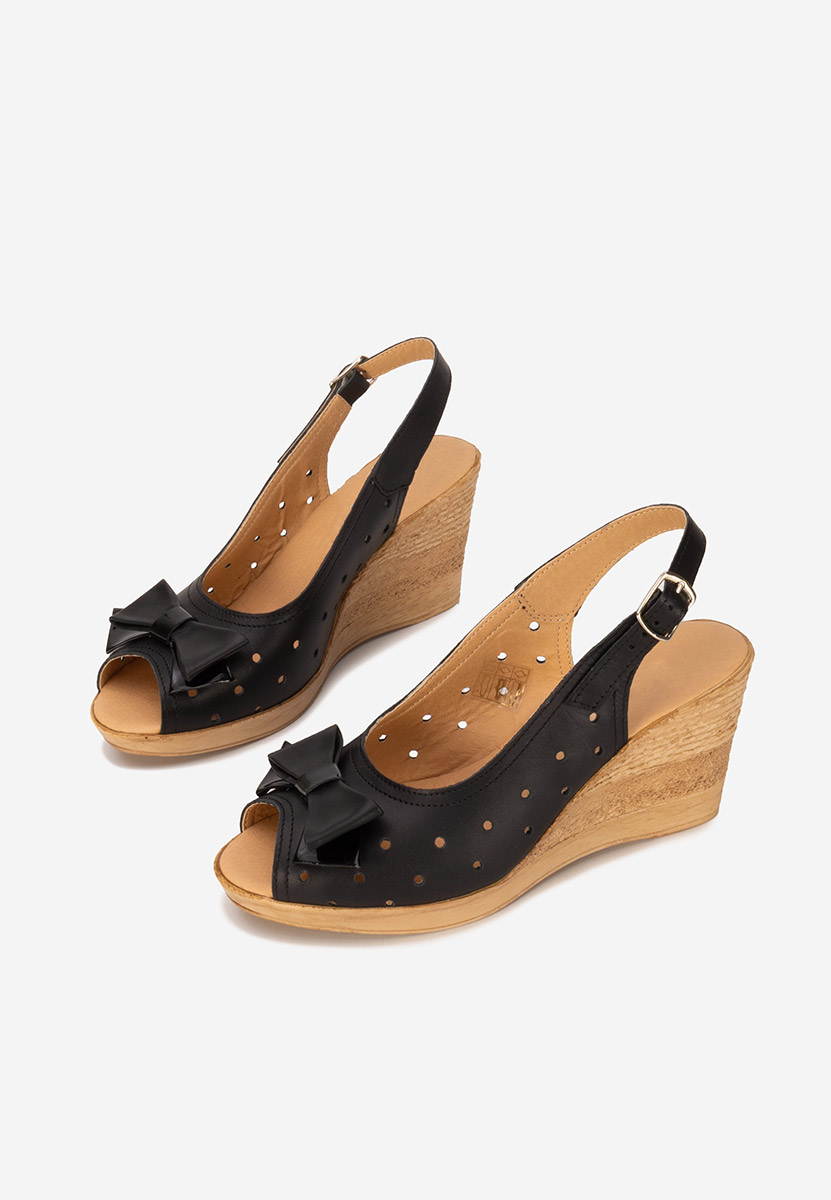 Breta fekete bőr platform szandál