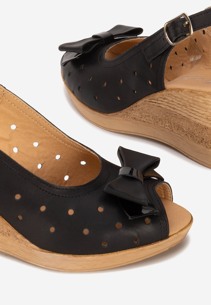 Breta fekete bőr platform szandál