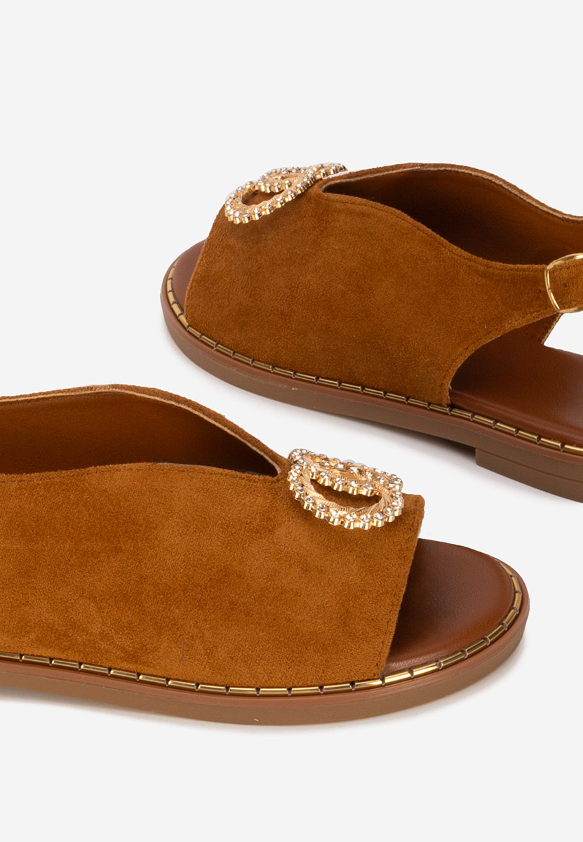 Olivera camel lapos talpú szandál