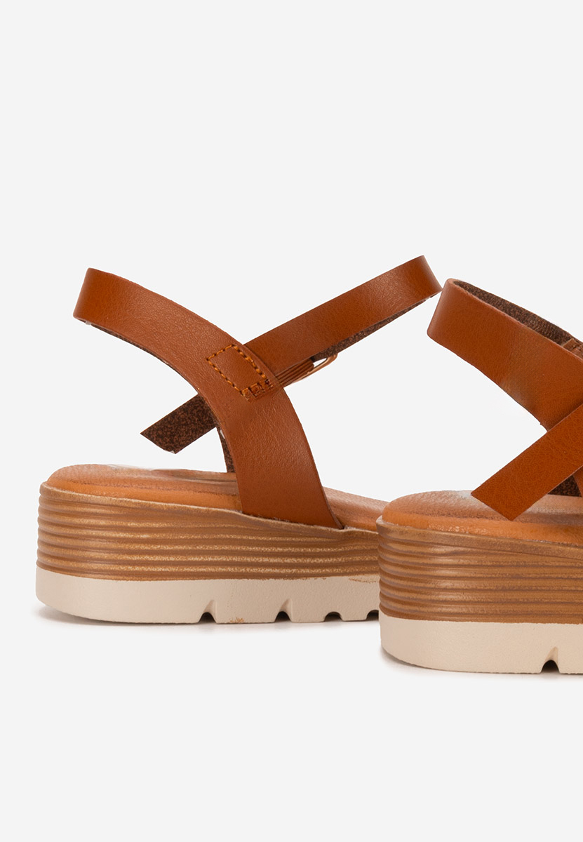 Rabielia camel platform szandál