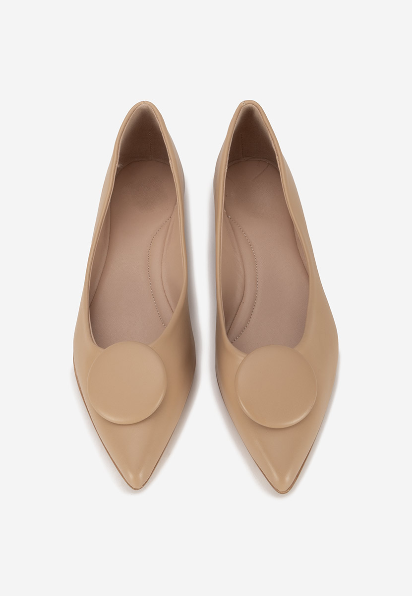 Delaia bézs hegyes orrú balerina