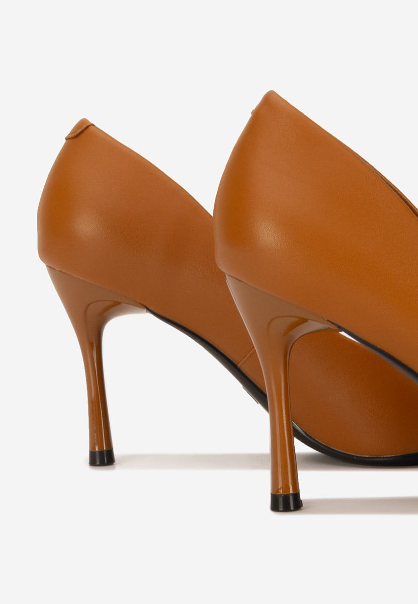 Velise camel bőr tűsarkú cipő 