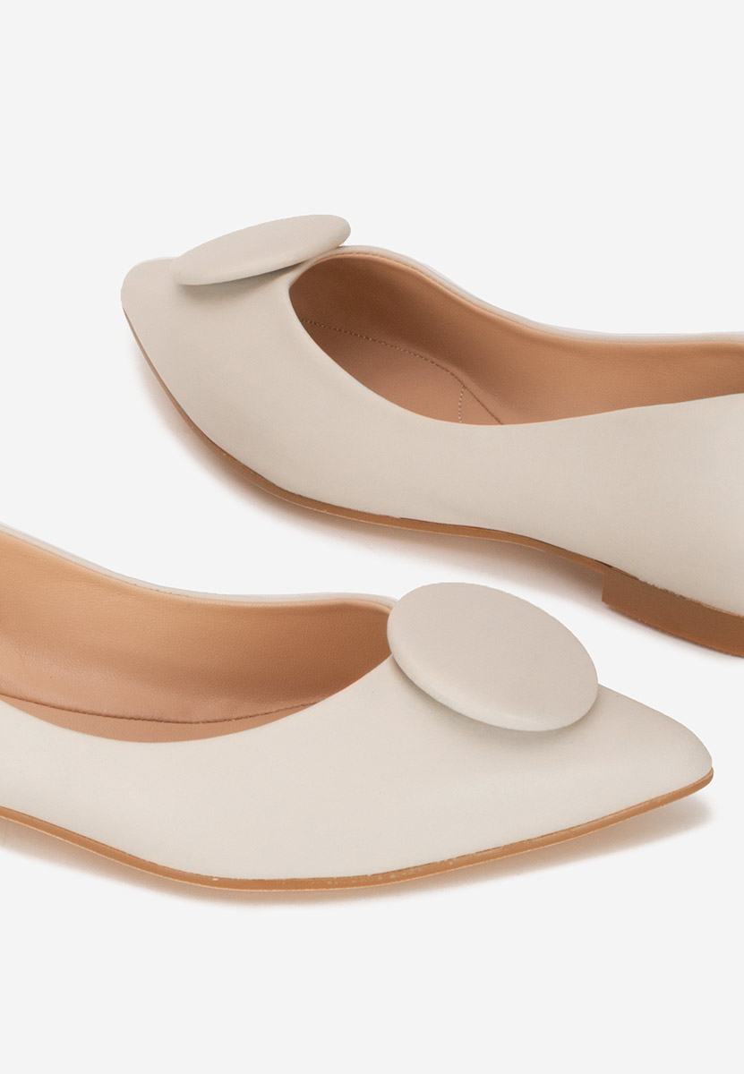 Delaia v2 bézs hegyes orrú balerina