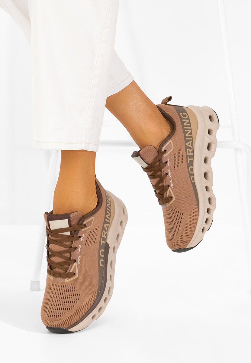 Turinia barna telitalpú platform sneaker