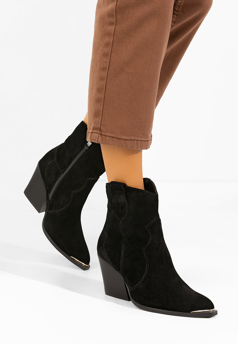 Dacienia fekete cowboy csizma