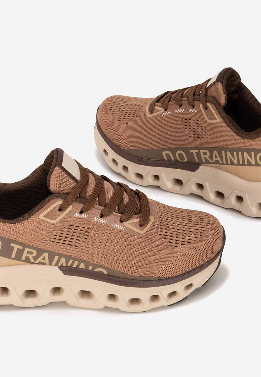 Turinia barna telitalpú platform sneaker